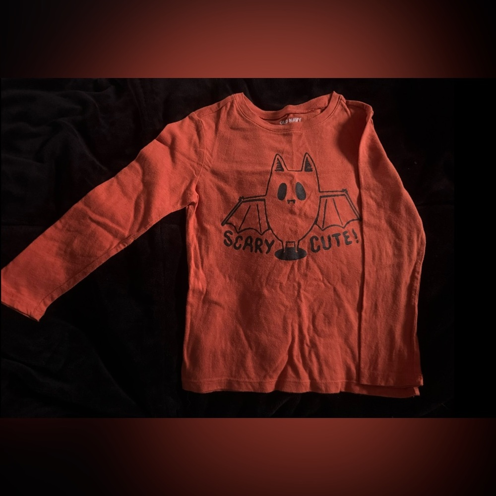 3/10$ Old Navy 5T Orange Halloween Long Sleeve Top (with black bat “scary cute”)